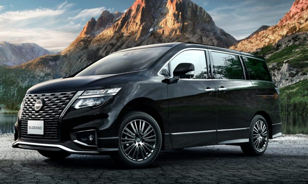 新型エルグランドのフルモデルチェンジ2025を徹底解説