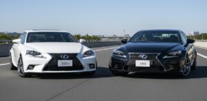 レクサスIS300h（FR）と海外仕様IS350の比較イメージ