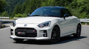 コペン GR SPORT CVTモデルの外観写真